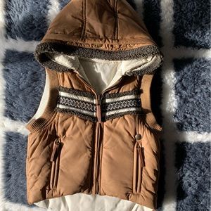 UGG AUSTRALIA Girls Sz 5 reversible vest.